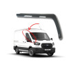 Ein Windabweiser neben einem Foto eines Ford Transit 2T