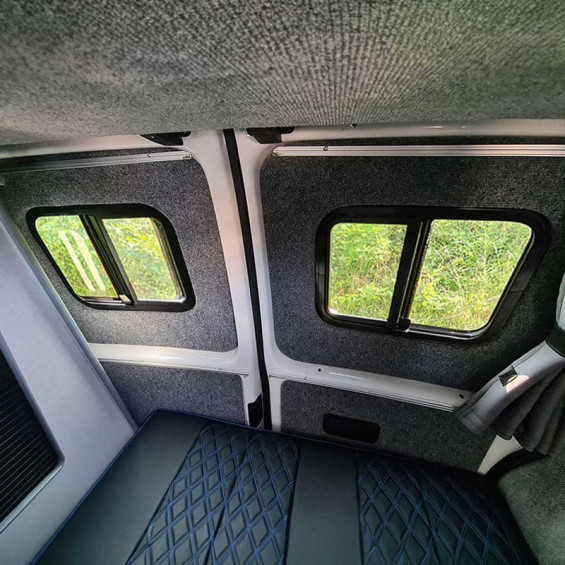 einbau von glasfaserplatten flügeltüren volkswagen t5 von 2003 bis 2015