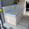 Lattenrost-Bett mit Stauraum