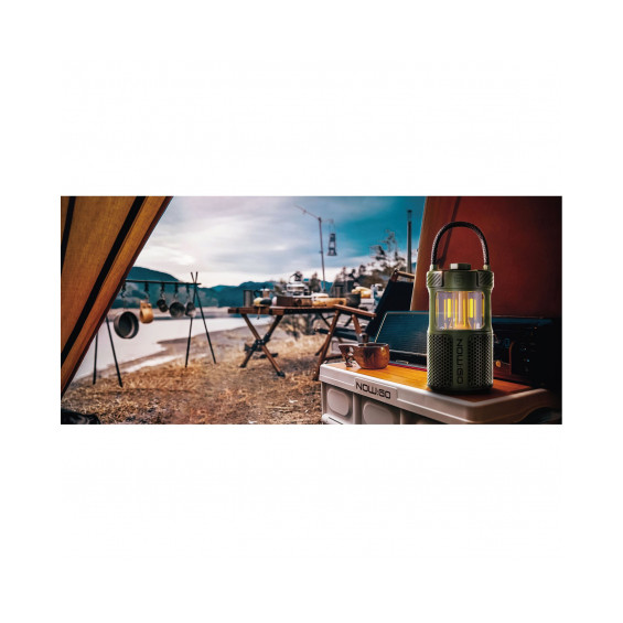 Lampe-Lautsprecher Follow Light F1 Now:Go auf einem Campingtisch im Freien, Beleuchtung eingeschaltet