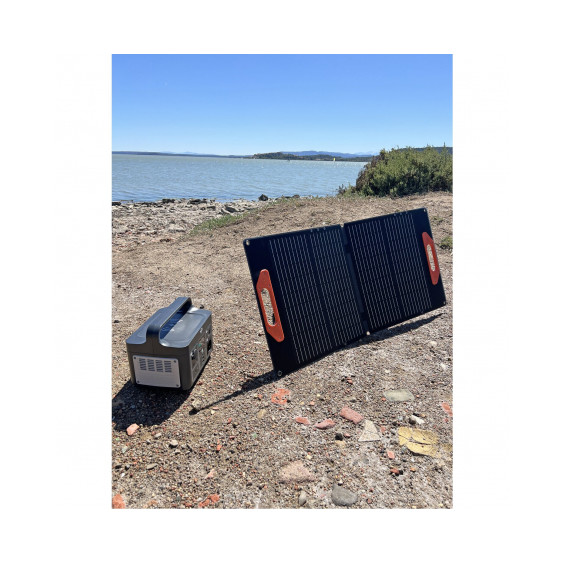 EZA 60W Solarpanel aufgeklappt im Freien, an eine Powerstation angeschlossen, Gesamtansicht