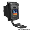 Der USB-C- und USB-A-Anschluss mit eingeschaltetem Voltmeter
