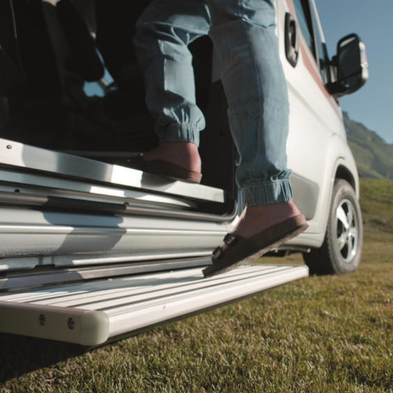 Ausziehbare Trittstufe für ausgebauten Transporter
