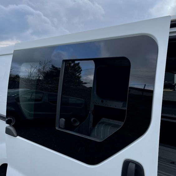 fenetre coulissante avant droite renault trafic 2