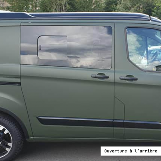 fenêtre coulissante avant droite custom avec ouverture à l'arrière