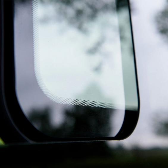 Flush-fitting sliding window T6