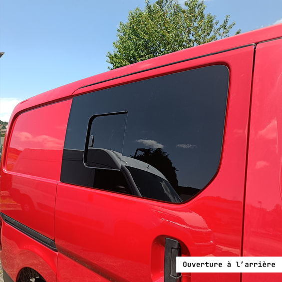 vitre coulissante droite avec ouverture à l'arrière nv 200