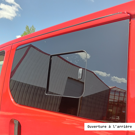 Schiebe-Panoramafenster links mit Öffnung nach hinten NV 200