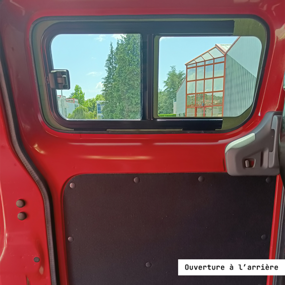 finition intérieure vitre coulissante gauche nv 200