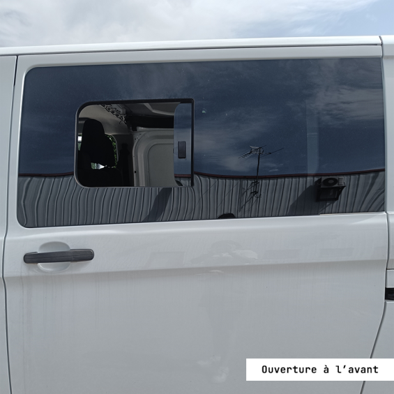 fenêtre latérale coulissante avant gauche transit custom avec ouverture à l’avant