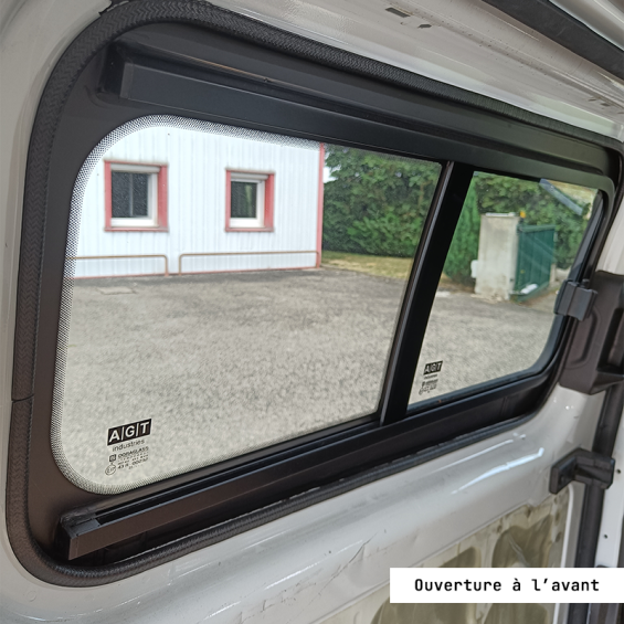 Acabado interior ventana lateral corredera delantera izquierda Custom