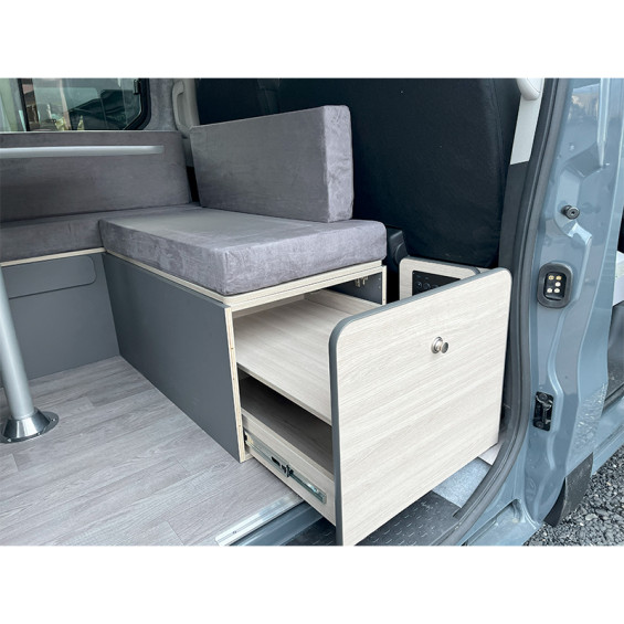 Pull-out for Banquette Bed...