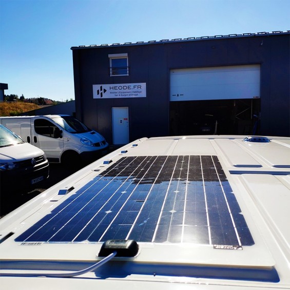 Extraflaches günstiges Solarpanel für ausgebauten Van
